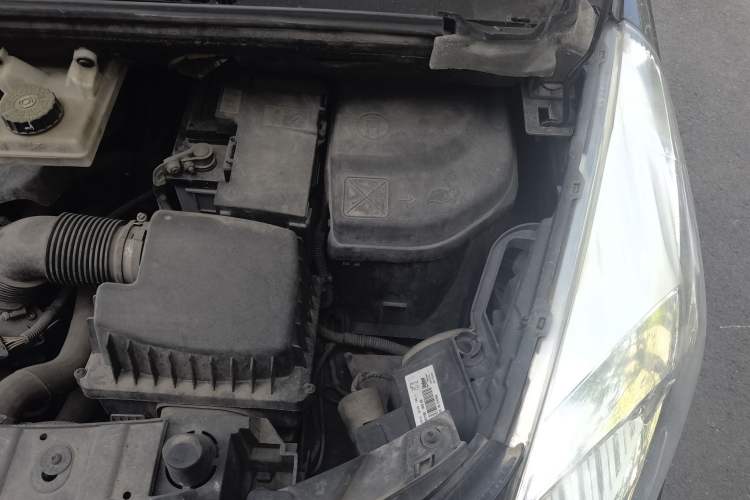 Used Peugeot 3008 2013 2.0L Automatic Trend Edition Engine Bay Left