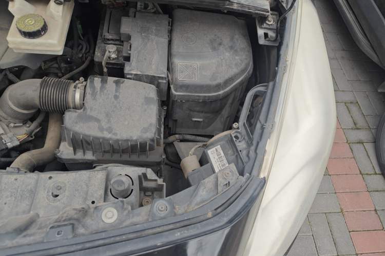 Used Peugeot 3008 2013 2.0L Automatic Trend Edition Engine Bay Left