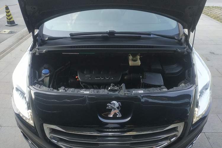 Used Peugeot 3008 2013 2.0L Automatic Trend Edition Engine Bay