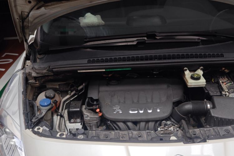 Used Peugeot 3008 2013 2.0L Automatic Trend Edition Engine Bay Right