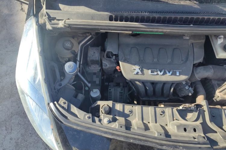 Used Peugeot 3008 2013 2.0L Automatic Trend Edition Engine Bay Right