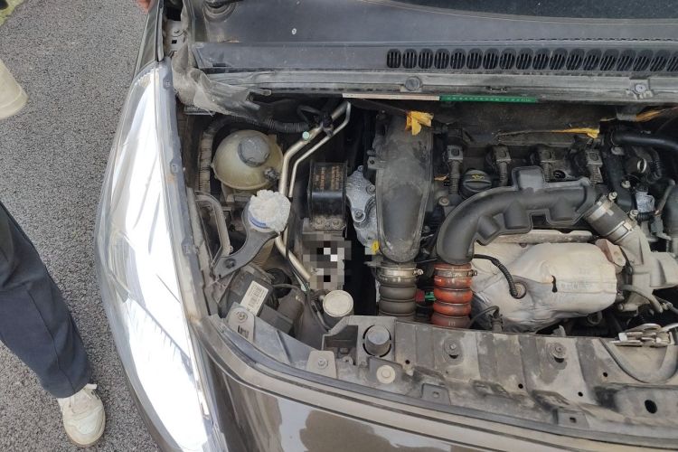 Used Peugeot 3008 2013 1.6THP Automatic Prestige Edition Engine Bay Right