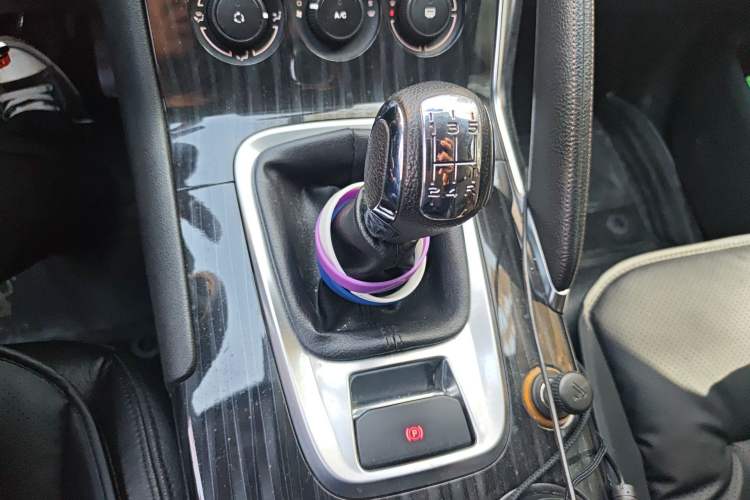 Used Peugeot 3008 2013 2.0L Manual Classic Edition Gear Lever