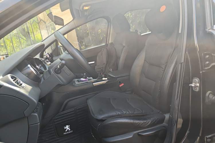 Used Peugeot 3008 2013 2.0L Manual Classic Edition Left Front Seat