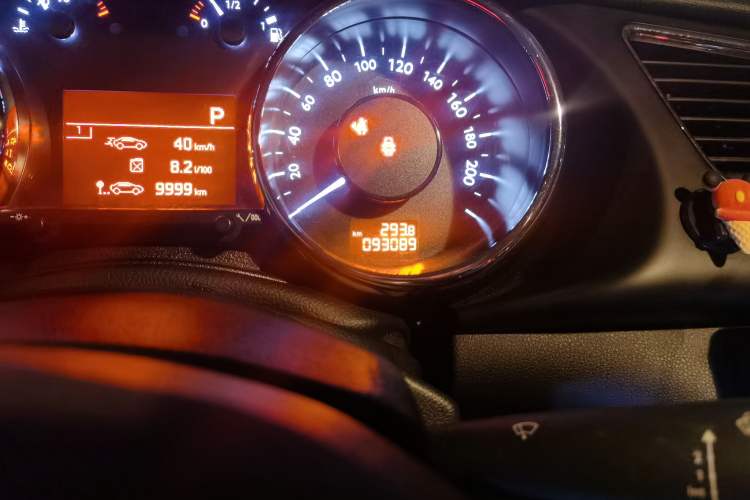 Used Peugeot 3008 2013 2.0L Automatic Trend Edition Odometer Close Up
