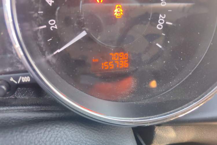 Used Peugeot 3008 2013 2.0L Automatic Trend Edition Odometer Close Up
