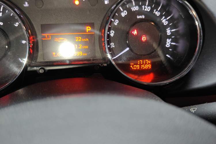 Used Peugeot 3008 2013 2.0L Automatic Trend Edition Odometer Close Up