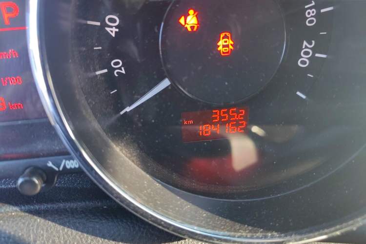 Used Peugeot 3008 2013 2.0L Automatic Trend Edition Odometer Close Up