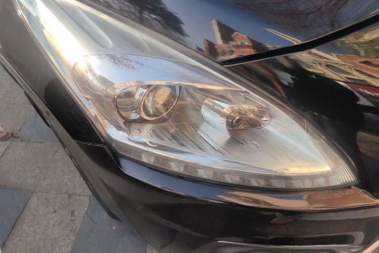 Used Peugeot 3008 2013 2.0L Automatic Trend Edition Right Front Headlight