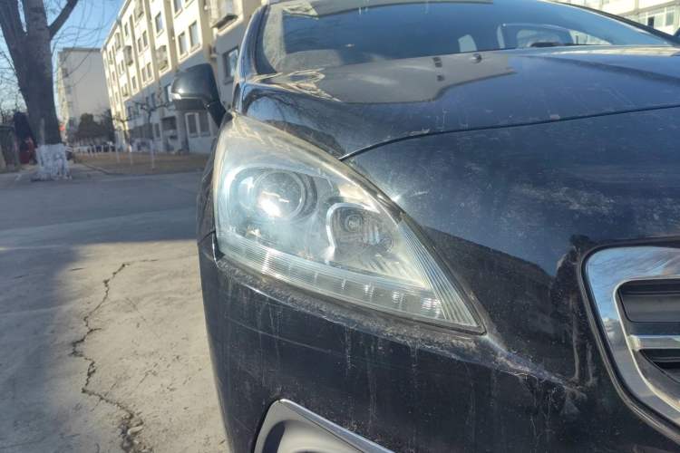 Used Peugeot 3008 2013 2.0L Automatic Trend Edition Right Front Headlight