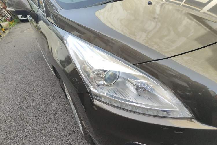 Used Peugeot 3008 2013 1.6THP Automatic Prestige Edition Right Front Headlight