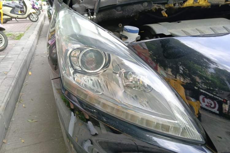 Used Peugeot 3008 2013 2.0L Automatic Trend Edition Right Front Headlight