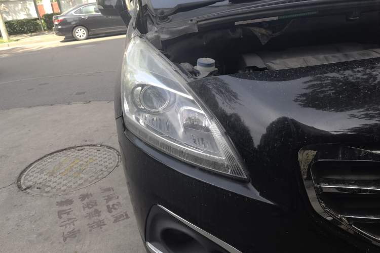 Used Peugeot 3008 2013 2.0L Automatic Trend Edition Right Front Headlight