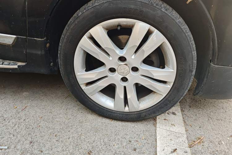 Used Peugeot 3008 2013 2.0L Manual Classic Edition Right Front Wheel Hub