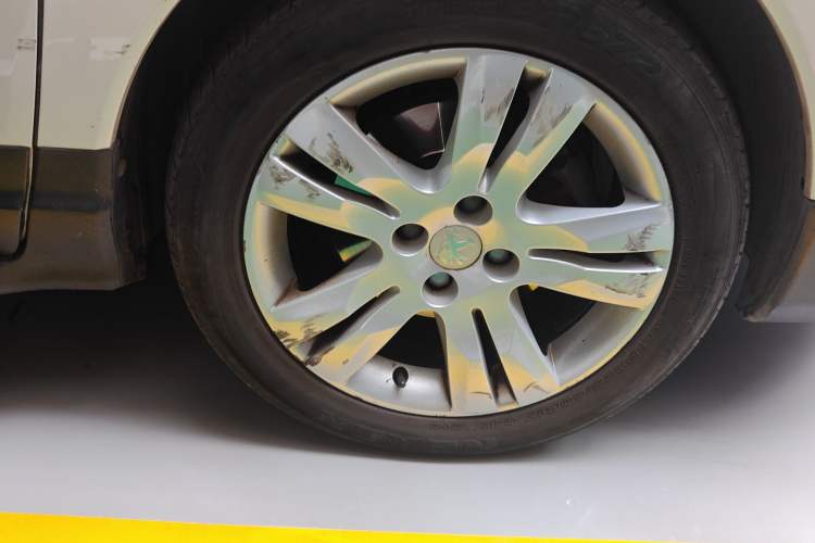 Used Peugeot 3008 2013 2.0L Automatic Trend Edition Right Front Wheel Hub