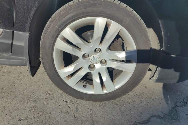 Used Peugeot 3008 2013 2.0L Automatic Trend Edition Right Front Wheel Hub