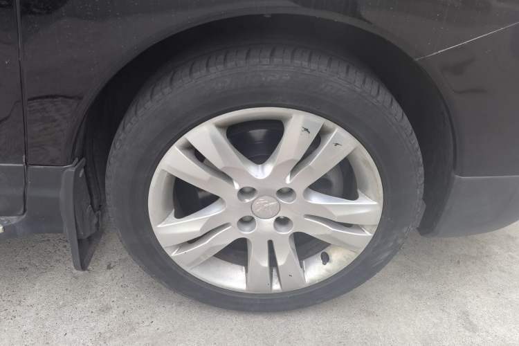 Used Peugeot 3008 2013 2.0L Automatic Trend Edition Right Front Wheel Hub