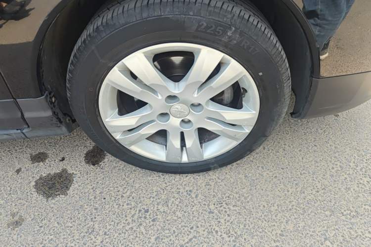 Used Peugeot 3008 2013 2.0L Automatic Trend Edition Right Front Wheel Hub