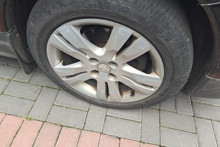 Used Peugeot 3008 2013 2.0L Automatic Trend Edition Right Front Wheel Hub