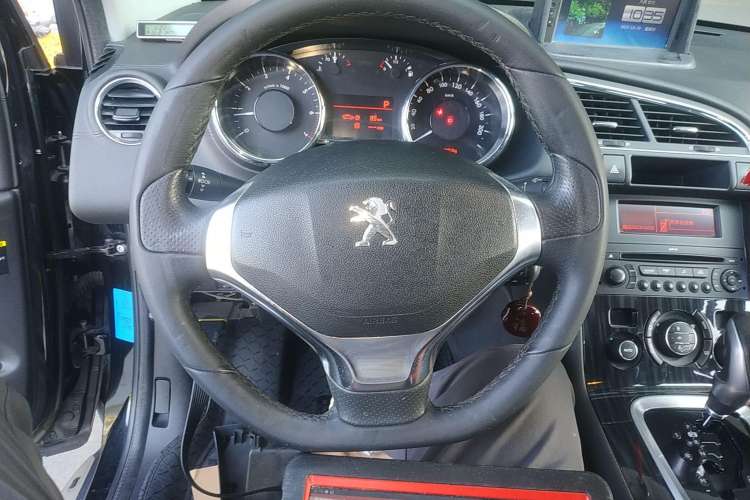 Used Peugeot 3008 2013 2.0L Automatic Trend Edition Steering Wheel