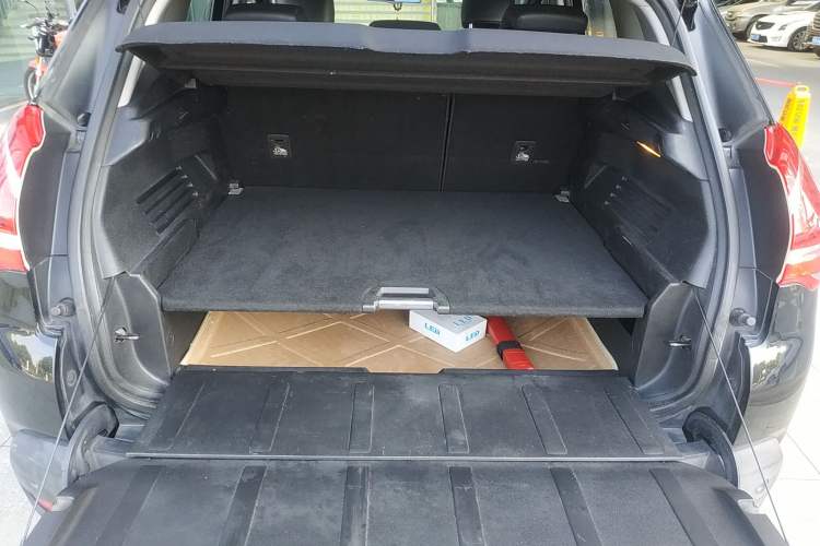Used Peugeot 3008 2013 2.0L Automatic Trend Edition Trunk