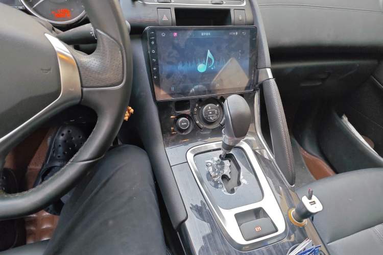Used Peugeot 3008 2013 2.0L Automatic Trend Edition Audio And AC Panel
