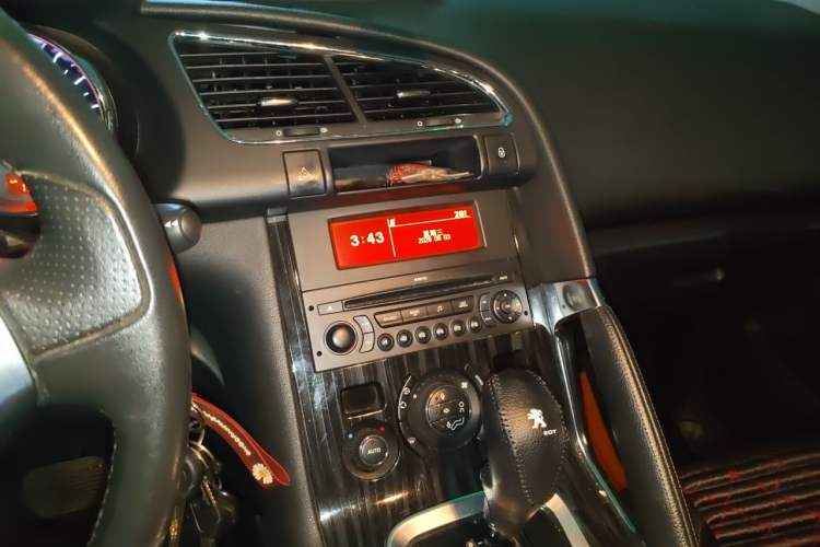 Used Peugeot 3008 2013 1.6THP Automatic Trend Edition Audio And AC Panel
