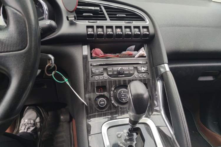 Used Peugeot 3008 2013 1.6THP Automatic Prestige Edition Audio And AC Panel