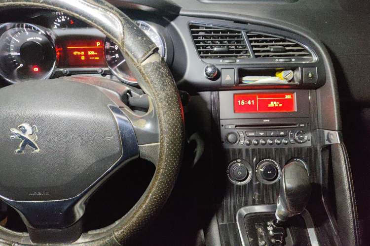 Used Peugeot 3008 2013 2.0L Automatic Classic Edition Audio And AC Panel