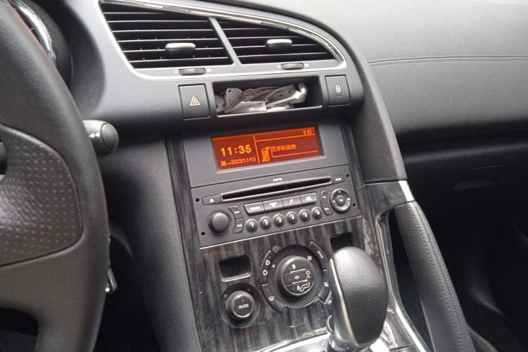 Used Peugeot 3008 2013 2.0L Automatic Trend Edition Audio And AC Panel