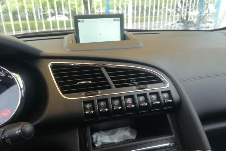 Used Peugeot 3008 2013 1.6THP Automatic Prestige Edition Audio And AC Panel
