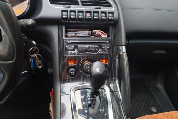 Used Peugeot 3008 2013 1.6THP Automatic Prestige Edition Audio And AC Panel