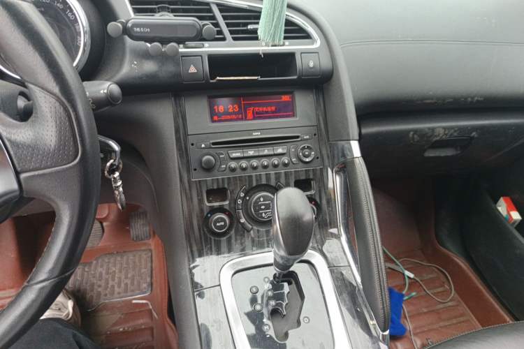 Used Peugeot 3008 2013 2.0L Automatic Classic Edition Audio And AC Panel