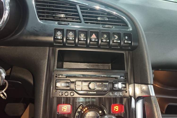 Used Peugeot 3008 2013 1.6THP Automatic Prestige Edition Audio And AC Panel