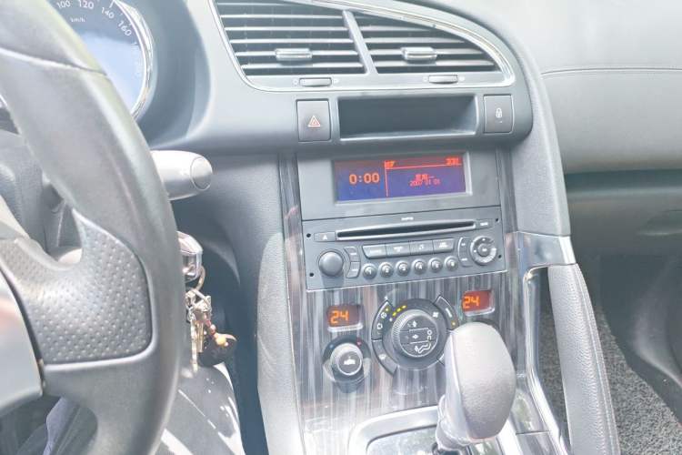 Used Peugeot 3008 2013 2.0L Automatic Trend Edition Audio And AC Panel