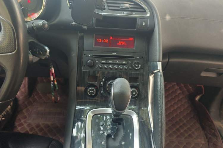 Used Peugeot 3008 2013 1.6THP Roland Garros Edition Audio And AC Panel