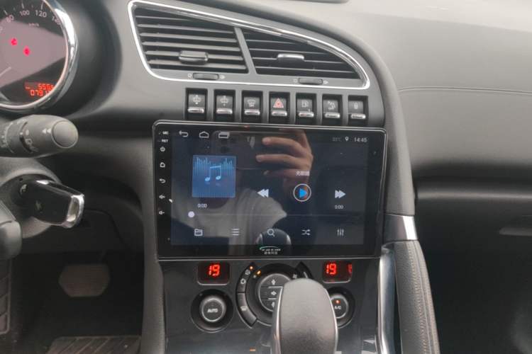 Used Peugeot 3008 2013 1.6THP Automatic Prestige Edition Audio And AC Panel