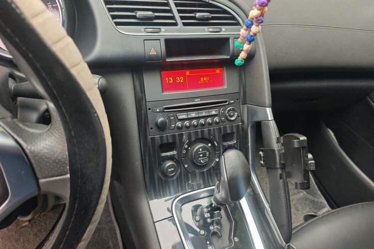 Used Peugeot 3008 2013 2.0L Automatic Trend Edition Audio And AC Panel
