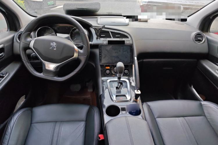 Used Peugeot 3008 2013 2.0L Automatic Trend Edition Center Console