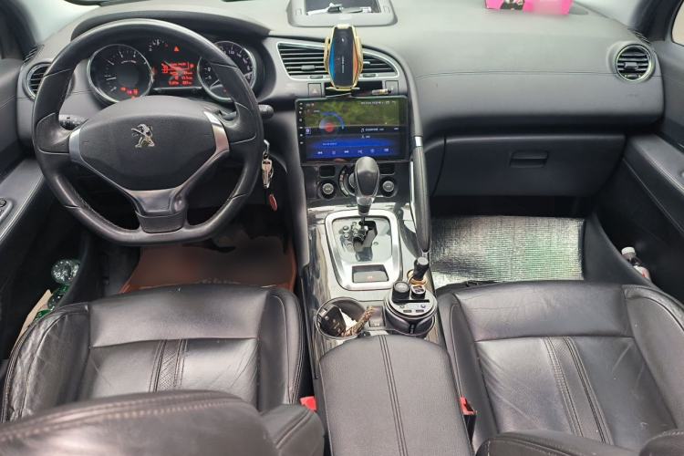 Used Peugeot 3008 2013 2.0L Automatic Trend Edition Center Console