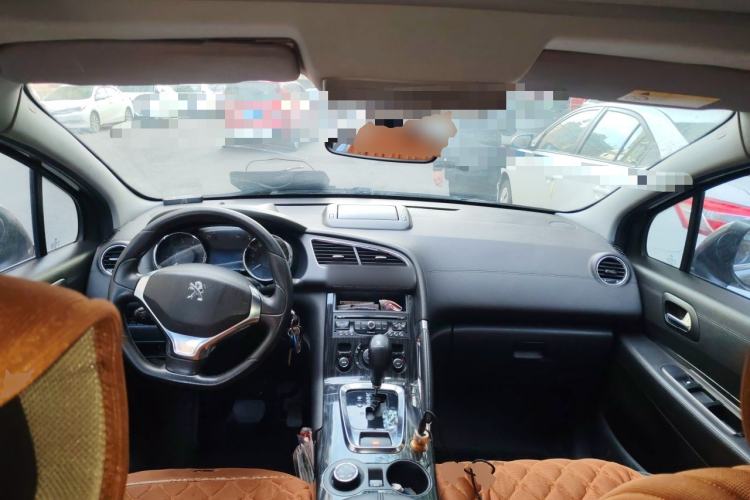 Used Peugeot 3008 2013 1.6THP Automatic Prestige Edition Center Console