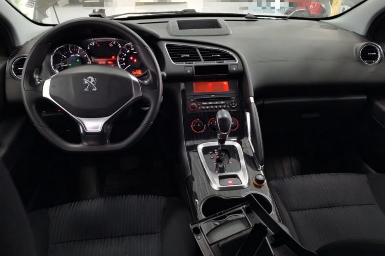 Used Peugeot 3008 2013 2.0L Automatic Classic Edition Center Console