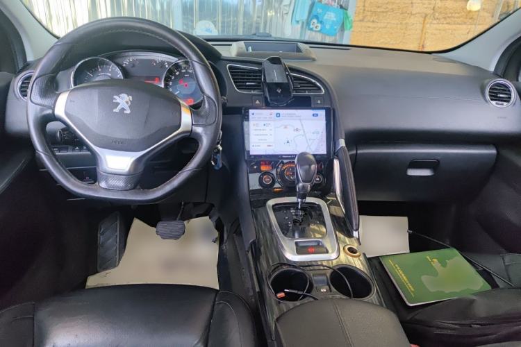 Used Peugeot 3008 2013 2.0L Automatic Trend Edition Center Console