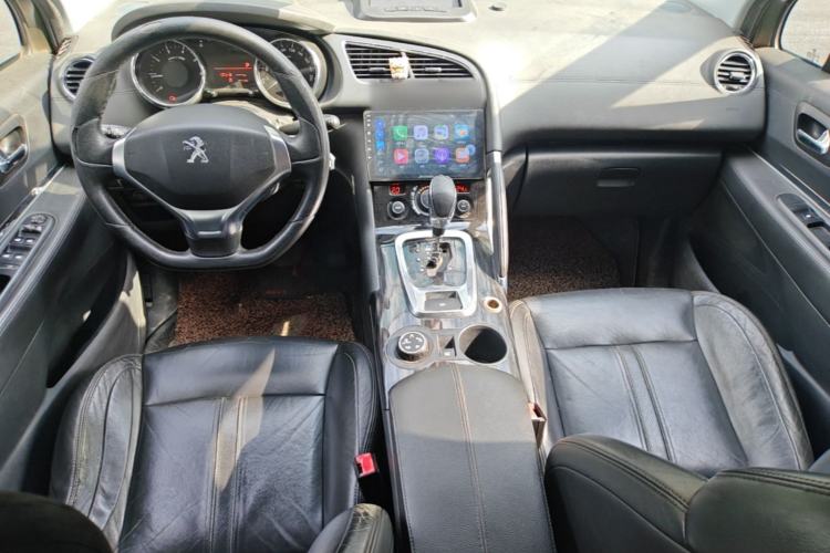 Used Peugeot 3008 2013 1.6THP Automatic Prestige Edition Center Console