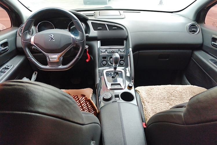 Used Peugeot 3008 2013 1.6THP Automatic Prestige Edition Center Console
