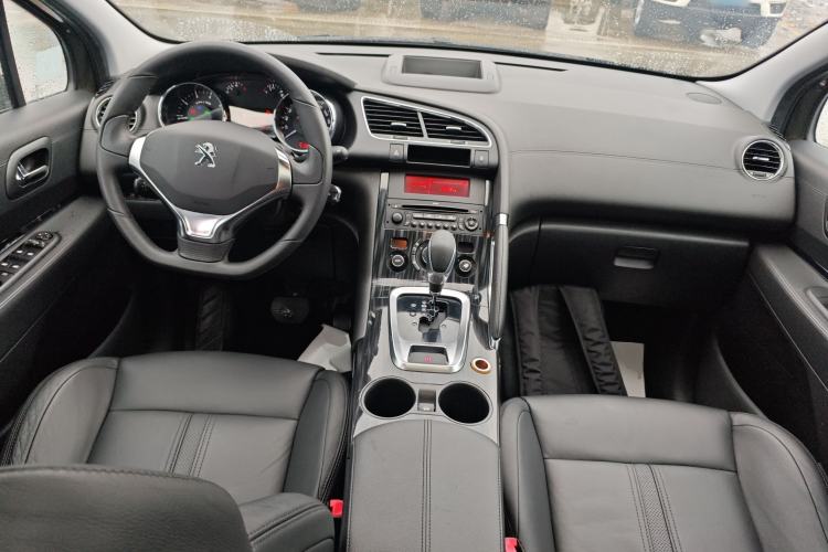 Used Peugeot 3008 2013 2.0L Automatic Trend Edition Center Console