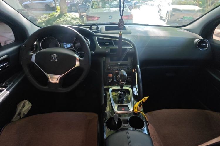 Used Peugeot 3008 2013 2.0L Automatic Trend Edition Center Console
