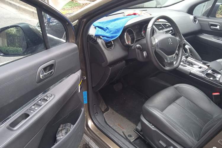 Used Peugeot 3008 2013 2.0L Automatic Trend Edition Driver Seat