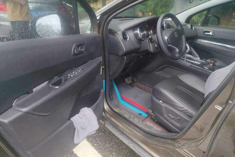 Used Peugeot 3008 2013 2.0L Automatic Trend Edition Driver Seat