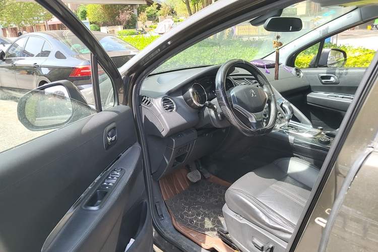 Used Peugeot 3008 2013 1.6THP Automatic Prestige Edition Driver Seat
